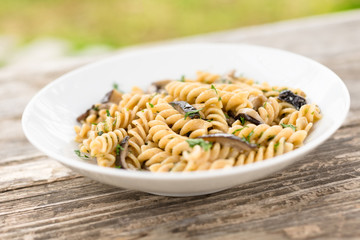 Fusilli ai funghi e prezzemolo