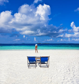 Sch&ouml;ner Maledivenstrand mit Model