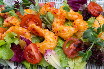 Shrimp in batter with vegetables