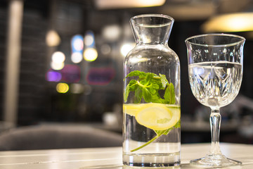 Citrus drink with mint