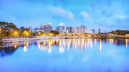 Fototapeta premium Downtown Orlando. City skyline. Located in Lake Eola Park, Orlando, Florida, USA.