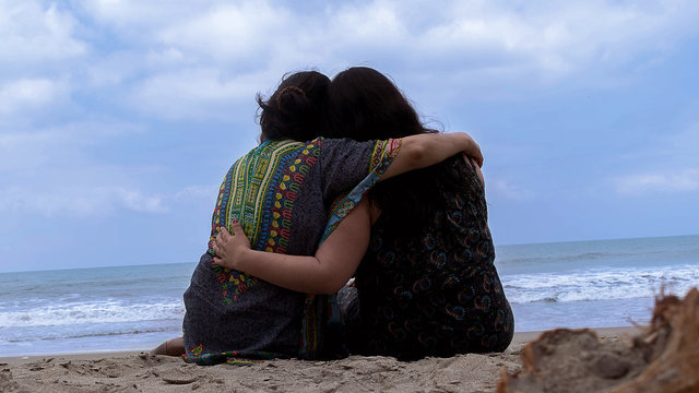 Mom and daughter. Tonsupa, Ecuador.