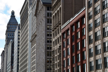 Fototapeta na wymiar A historic line of buildings in Chicago.