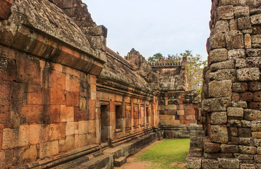 Fototapeta na wymiar Prasat Muang Tam near Prasat Phanomrung Historical Park at Buriram in Thailand