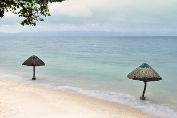 Beach umbrellas (Зонтики на берегу)