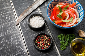 Tomato salad with onion