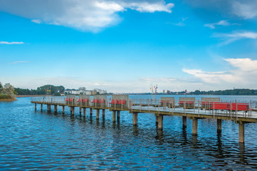 Fototapeta na wymiar Steg am Binnensee in Heiligenhafen