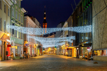 Fototapeta na wymiar Tallinn. Viru Street at night.
