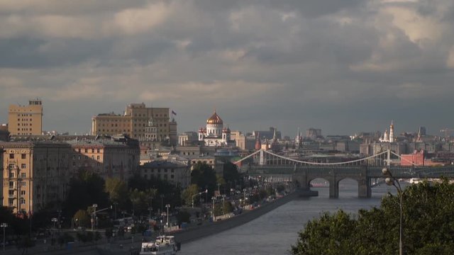 Pushkinsky - a pedestrian bridge, built through the Moscow River in Moscow. Slow motion from 120 fps