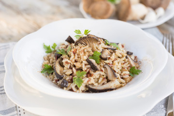 Risotto integrale con funghi e prezzemolo  © Alessio Orrù