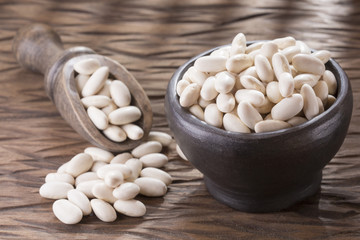 Raw organic white beans - Phaseolus vulgaris