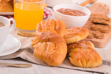 Breakfast with brioches. 