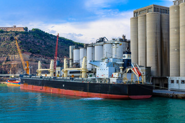 Fototapeta premium Old Tanker at Barcelona Port