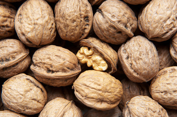 Different, unequal, single. Leadership