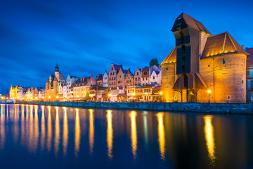 Obraz premium Panorama of Gdansk from the island of Olowianka. Night photo.
