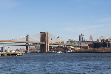 Fototapeta premium Brooklyn Bridge on summer day