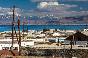 Fototapeta na wymiar View of Karakul village in Tajikistan