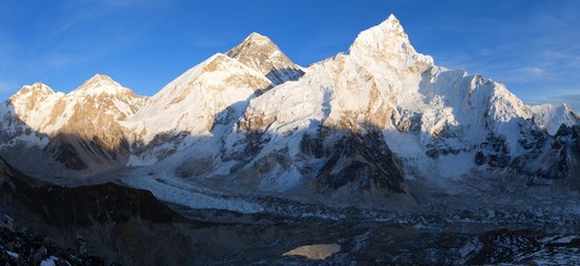 Evening panoramic view of Mount Everest from Kala Patthar