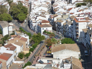 Fototapeta premium Olvera, pueblo de la provincia de Cádiz, en la comunidad autónoma de Andalucía (España) incluido en la comarca de la Sierra de Cádiz, y dentro del partido judicial de Arcos de la Frontera