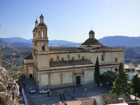 Olvera, pueblo de Cádiz, en la comunidad autónoma de Andalucía (España) incluido en la comarca de la Sierra de Cádiz, y dentro del partido judicial de Arcos de la Frontera