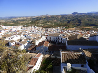 Olvera, pueblo de Cádiz, en la comunidad autónoma de Andalucía (España) incluido en la comarca...