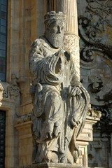 Obraz premium Statue in front of main entrance of the Santiago de Compostela Cathedral - Galicia, Spain
