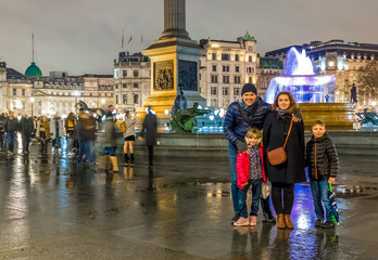 Long exporure of illuminated Trafalgar Square, London - obrazy, fototapety, plakaty
