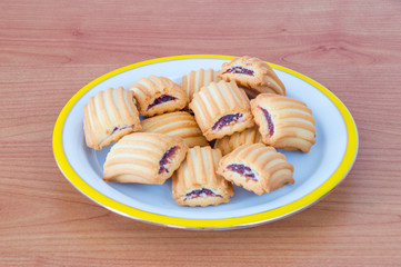 Cookies with marmalade.