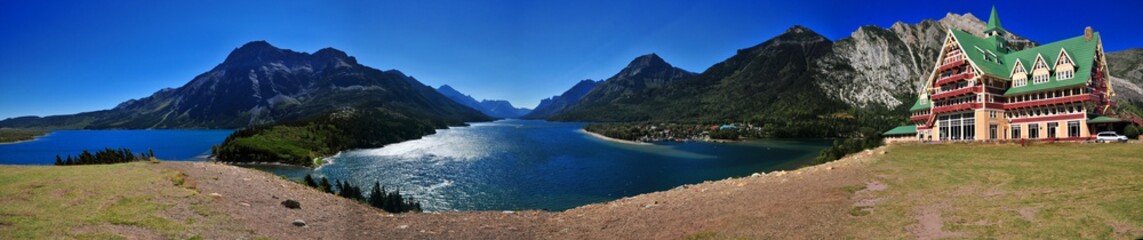 Fototapeta na wymiar Panoramic Waterton Lake. Peace Park, the first of its kind in the world. Waterton is known for its chain of lakes, including the large Upper and Middle Waterton. 
