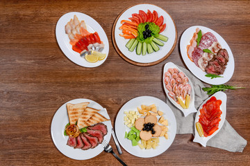 A selection of snacks in the assortment is made in the background