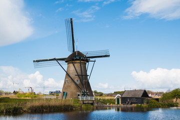 Naklejka premium Mills and water channel in a good day