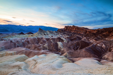 désert au lever du soleil