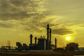 Fototapeta na wymiar Petrochemical plant at sunset In the industrial area Eastern Thailand.