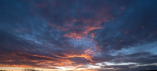 Photo sur Plexiglas Ciel Beau ciel brûlant au coucher du soleil