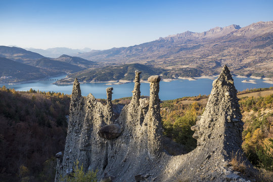 Site g&eacute;ologique des Demoiselles Coiff&eacute;es de Sauze-du-Lac, Hautes-Alpes 