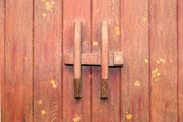 lock the door in thai style
