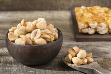 Energy bar with peanut seeds