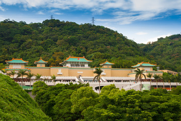 A complete view of the National Palace Museum in Shilin, Taipei, Taiwan. The National Palace Museum houses the world's largest collection of priceless Chinese art treasures.  - obrazy, fototapety, plakaty