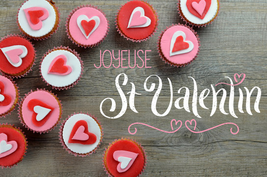Carte JOYEUSE ST VALENTIN avec cupcakes
