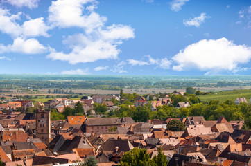 Obraz premium Ribeauvillé. Vue sur la ville depuis la montagne, Haut Rhin, Alsace. Grand Est