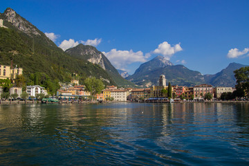 Riva del Garda vom Schiff Spetember