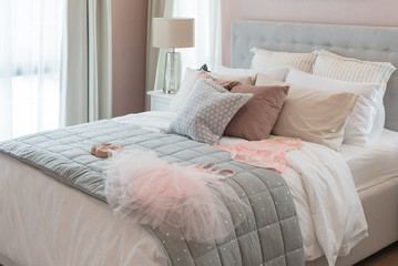 classic bedroom style with set of pillows