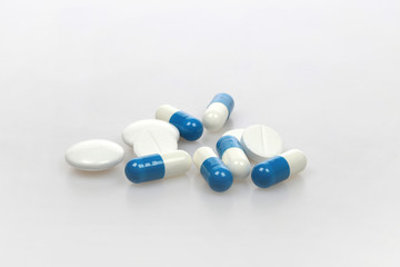 Pillen in unterschiedlicher Form