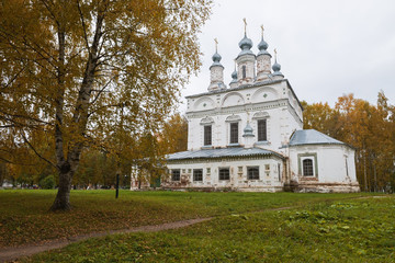Fototapeta na wymiar View of the Savior-Transfiguration Church of Veliky Ustyug in autumn, Russia