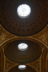 Coupoles de l'église de la Madeleine à Paris, France