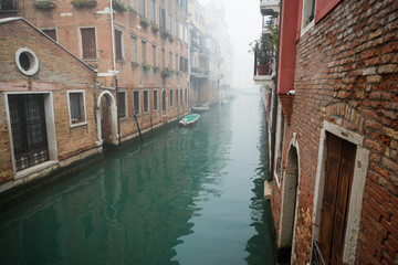 Fototapeta na wymiar Fog in Venice