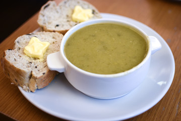 healthy broccoli soup