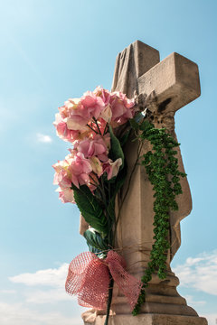 Flores en cementerio