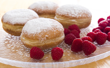 Berlin buns with raspberries