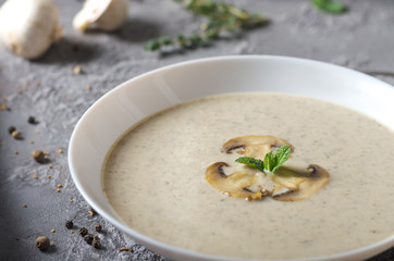 Mushroom cream soup with thyme